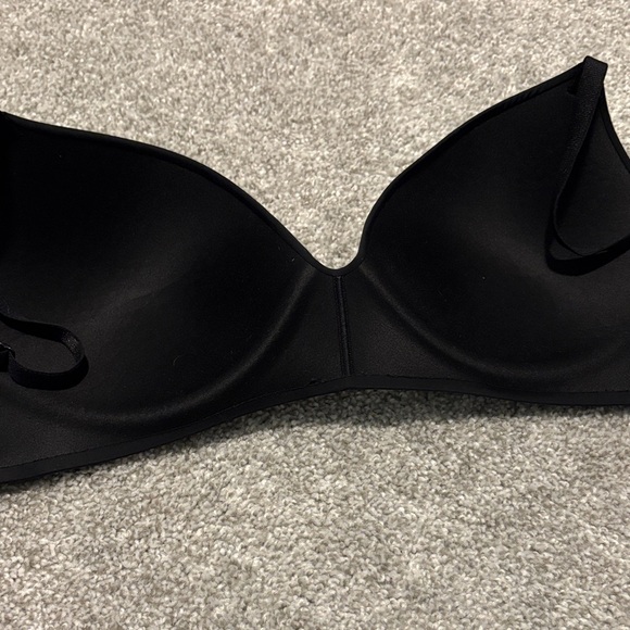 Victoria's Secret 34DD lightly lined wireless tshirt bra black - Picture 6 of 7